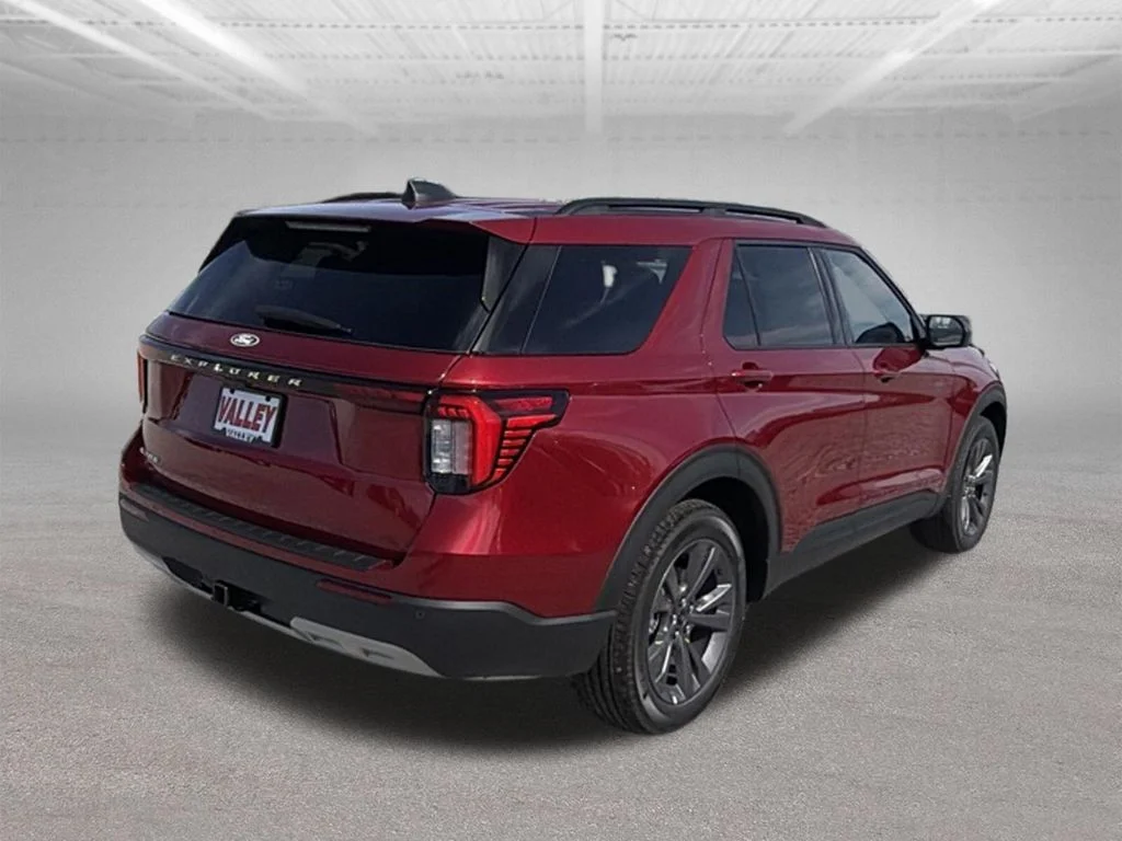 New 2027 Ruby Red Metallic Tinted Clearcoat Ford Active image 8