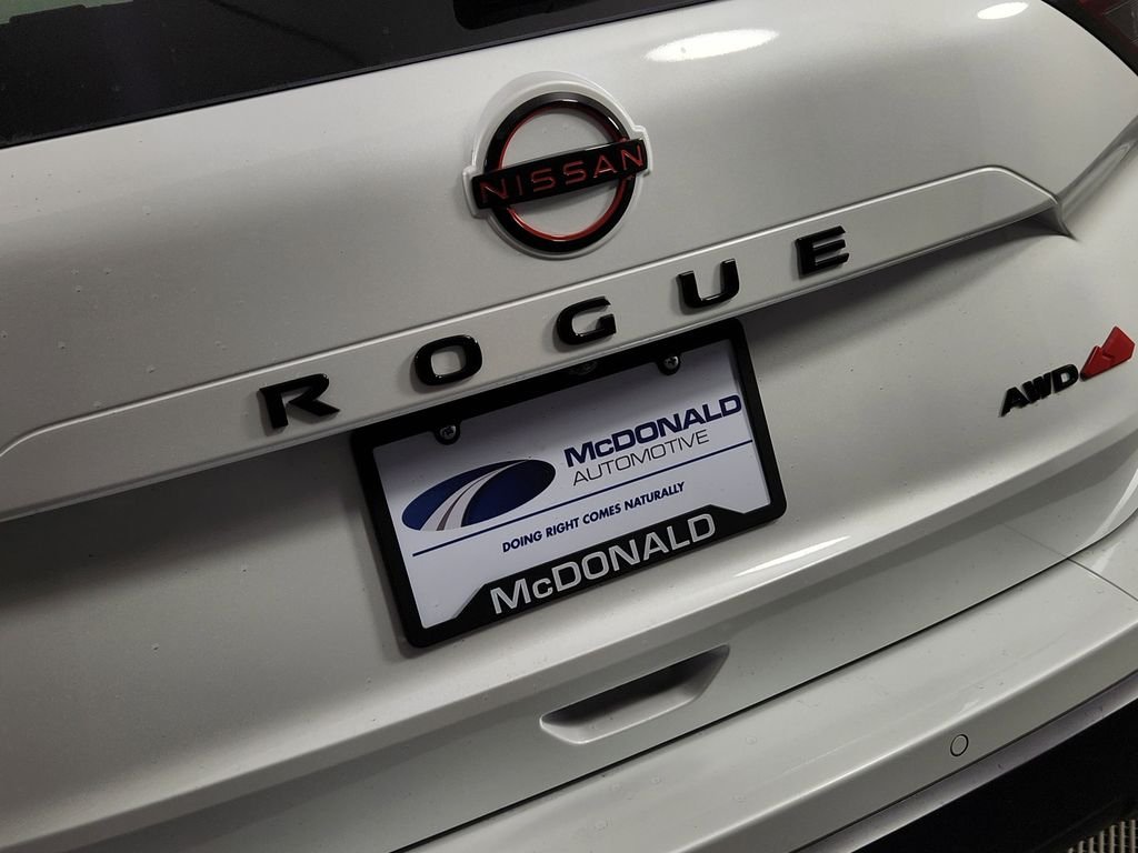 New 2026 Everest White Pearl TriCoat Nissan Rock Creek® image 8