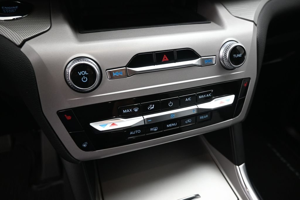 Used 2023 Gray Ford XLT image 17