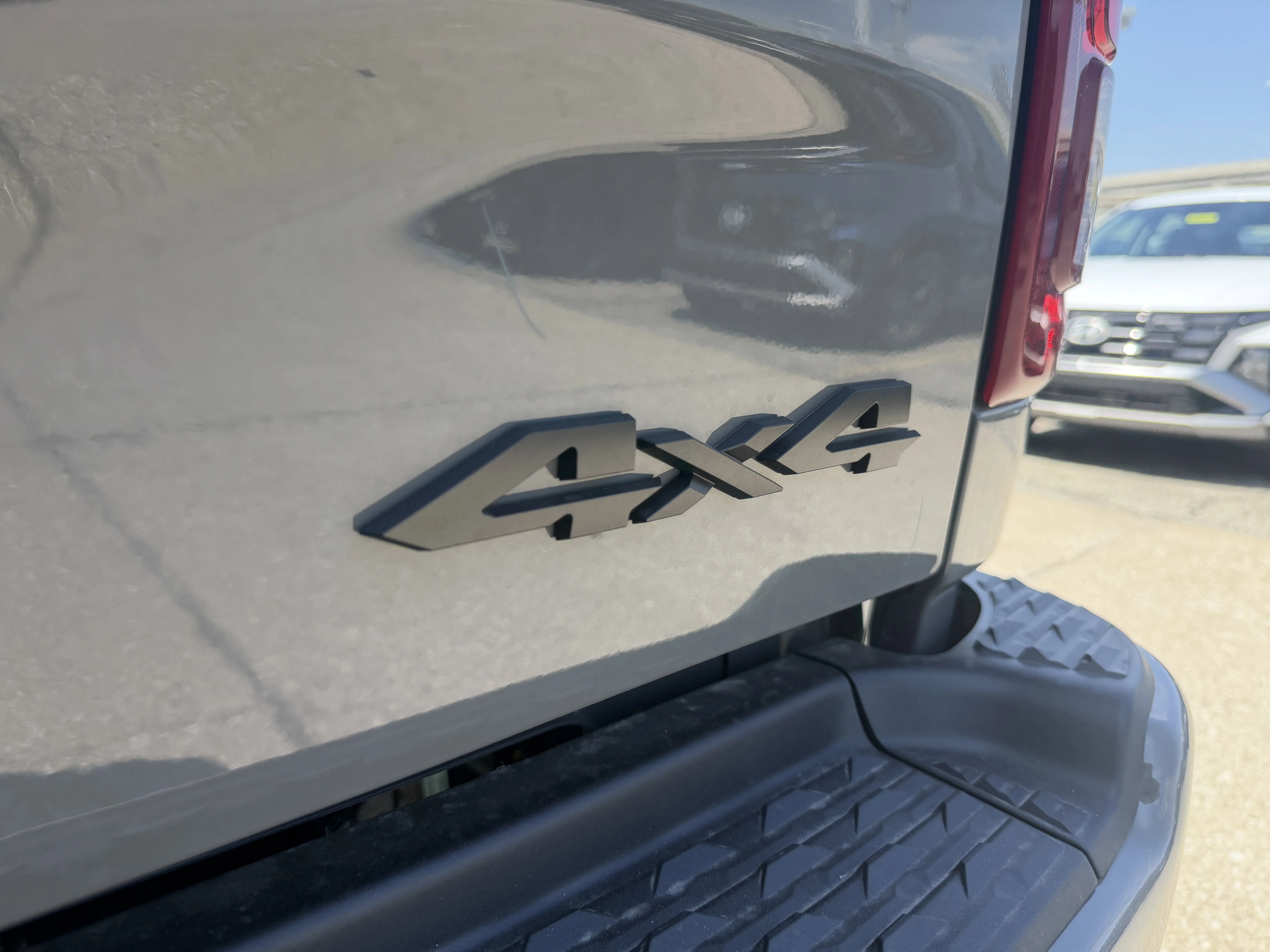 New 2026 Ceramic Gray Clear-Coat Exterior Paint RAM Limited image 10