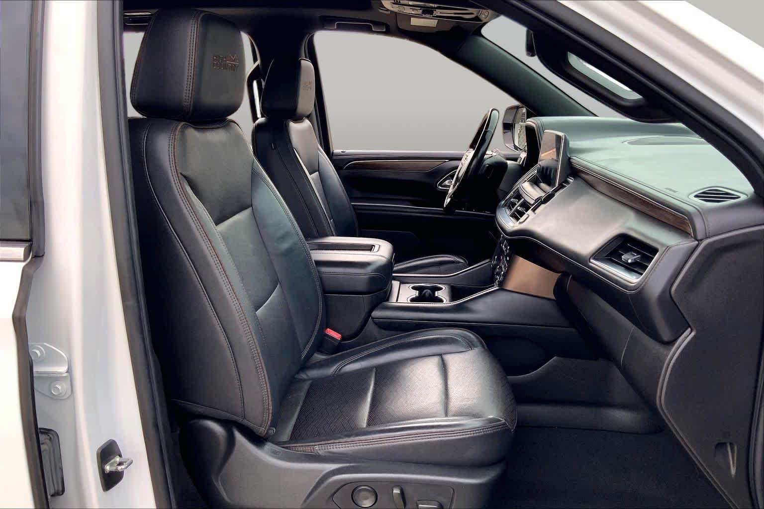 Used 2021 Summit White Chevrolet High Country image 9