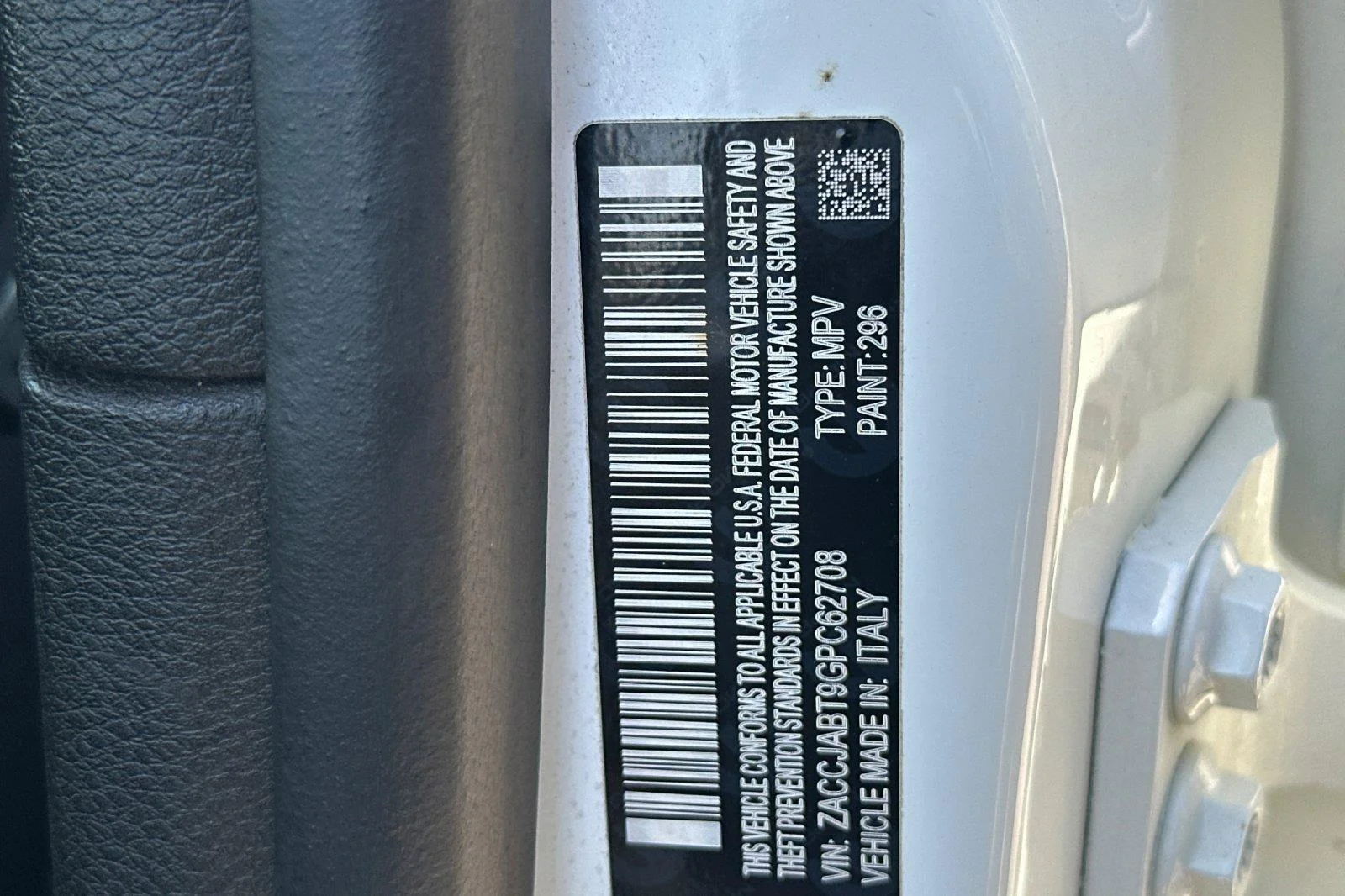 Used 2016 Alpine White Jeep Latitude image 28