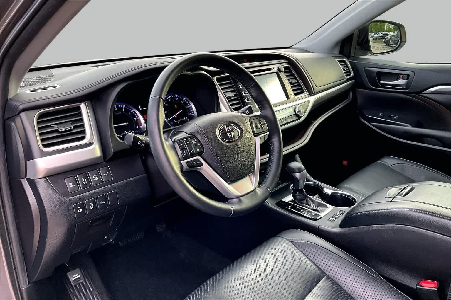Used 2019 Predawn Gray Mica Toyota Limited Platinum image 17