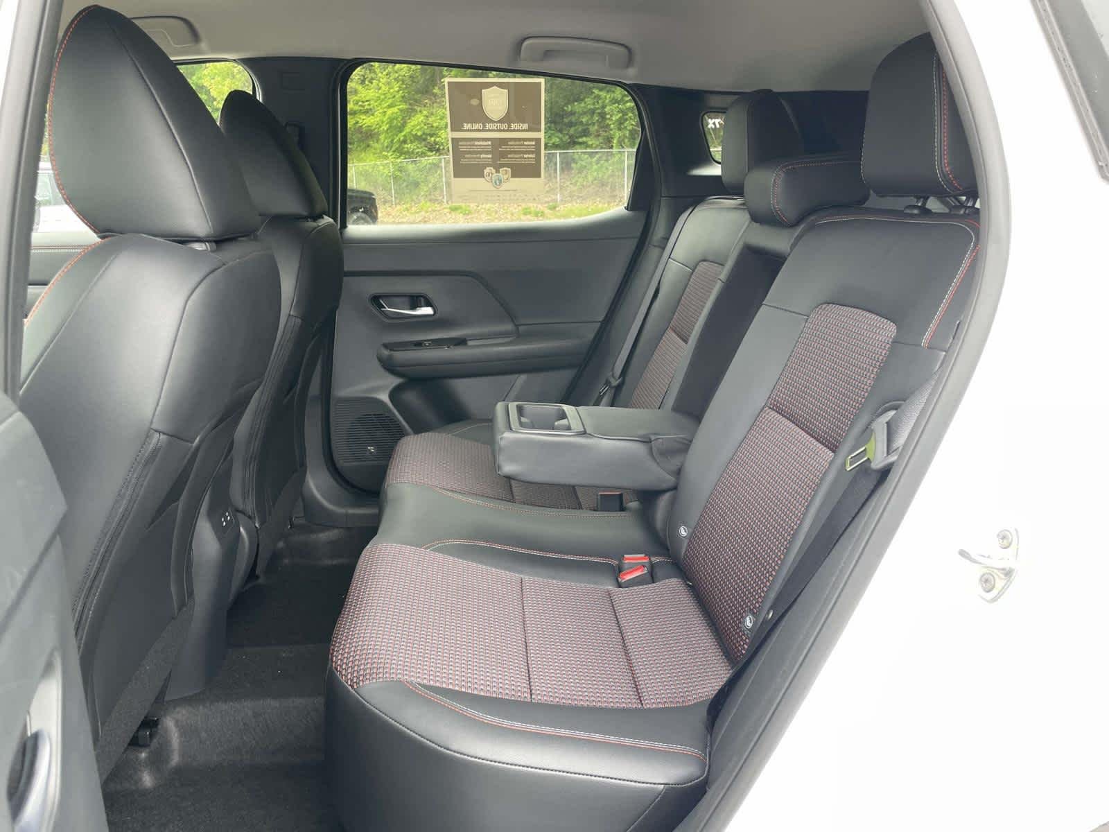 New 2026 Aspen White Tricoat/Super Black Nissan SR image 17