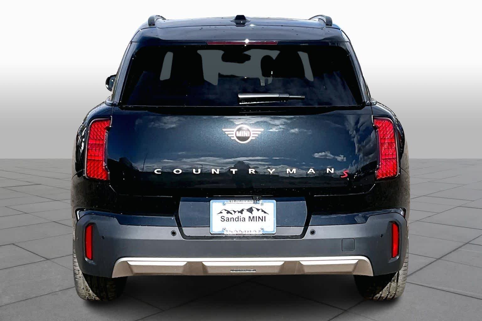 New 2026 Midnight Black II Metallic MINI Iconic image 4