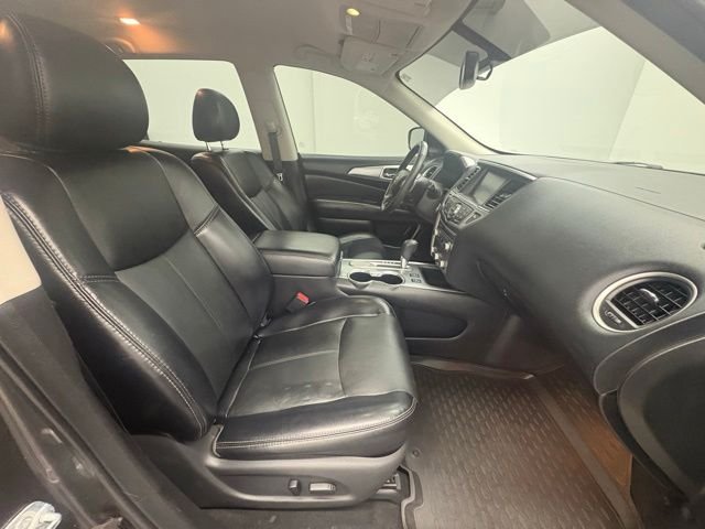 Used 2020 Gray Nissan SL image 39