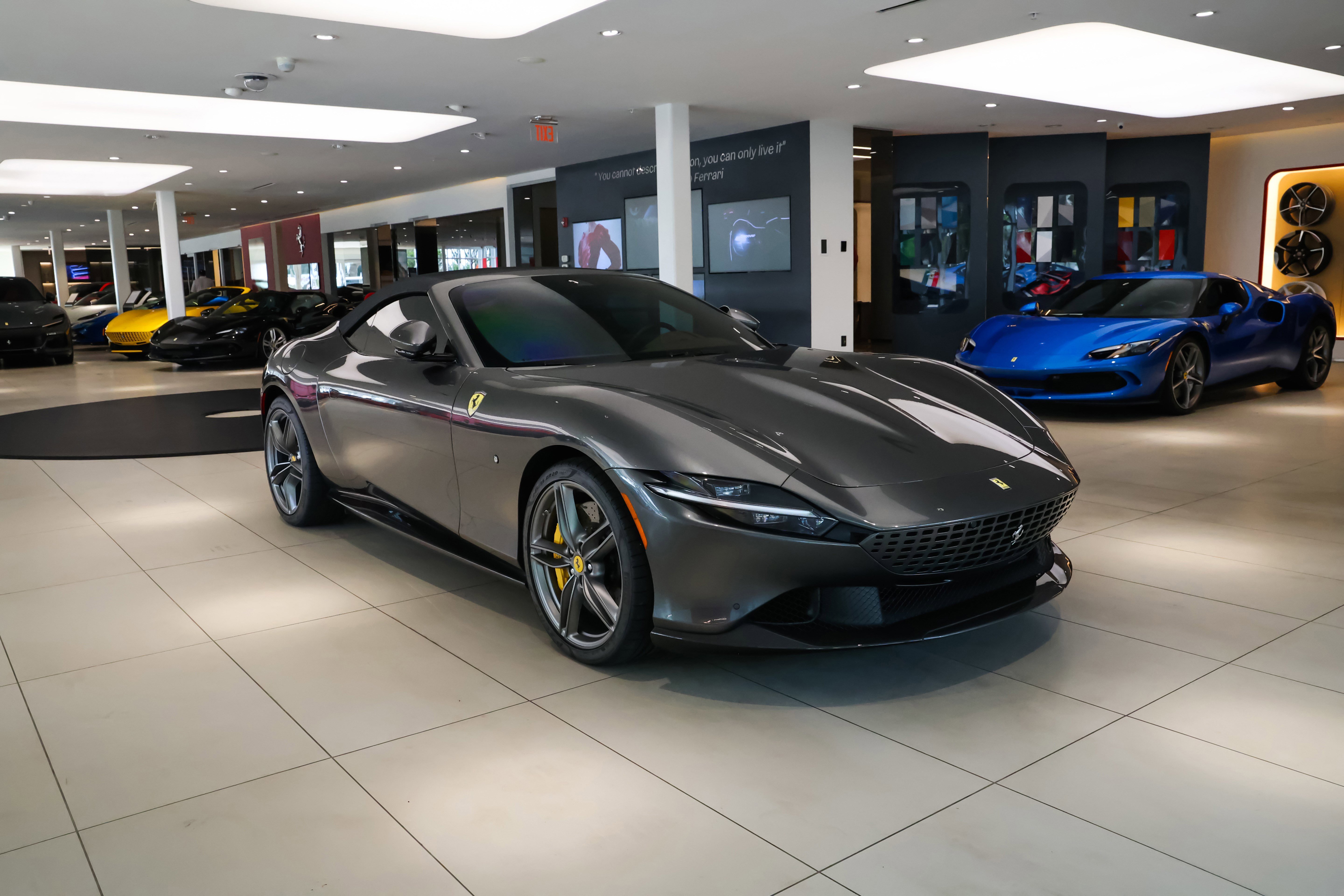 Used 2025 Grigio Silverstone Ferrari  image 27