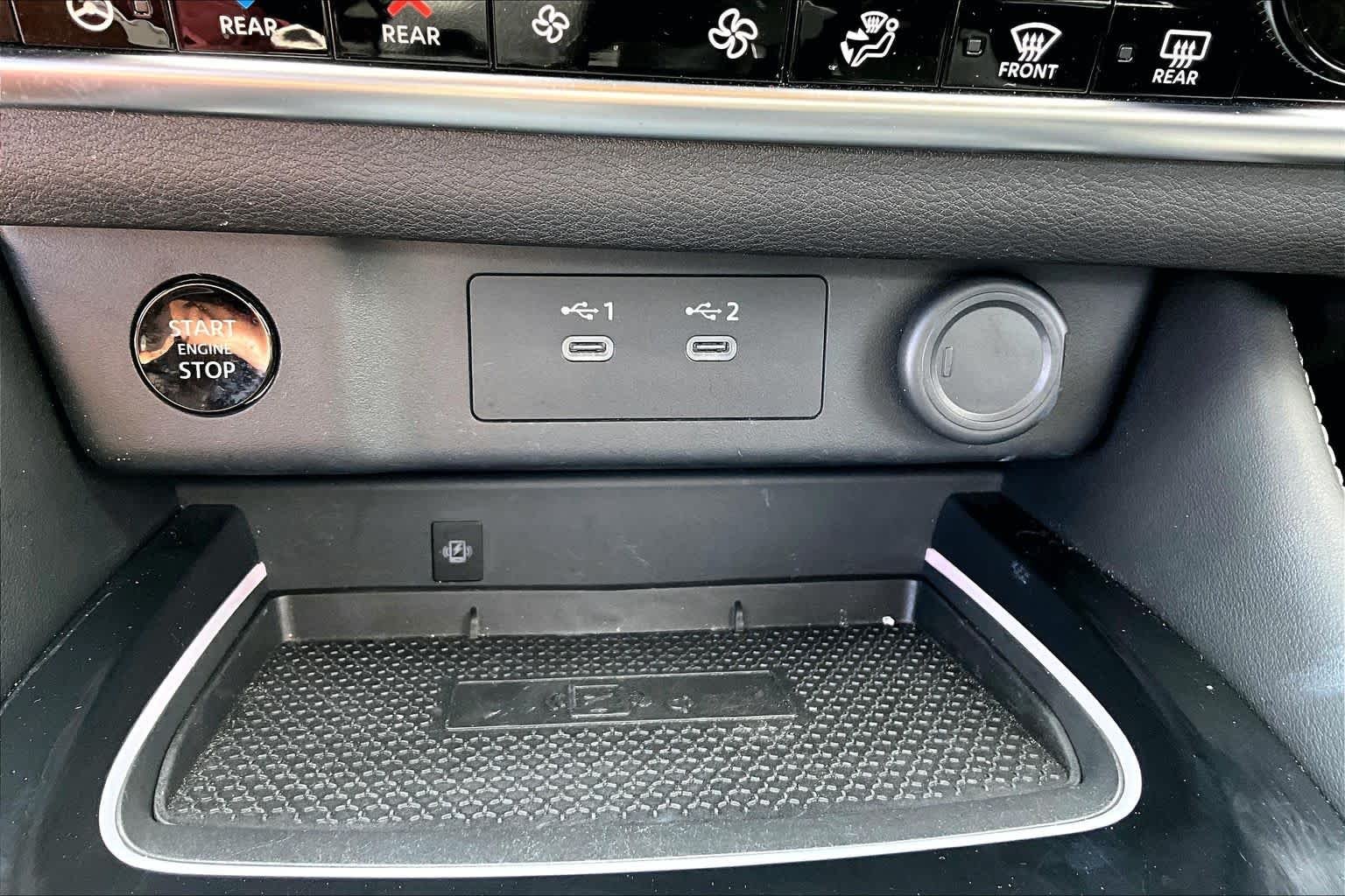 Used 2025 Super Black Nissan Platinum image 33