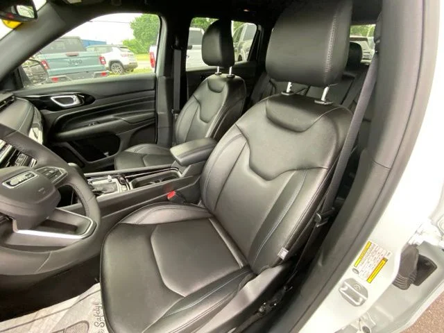 Used 2026 White Jeep Limited image 9