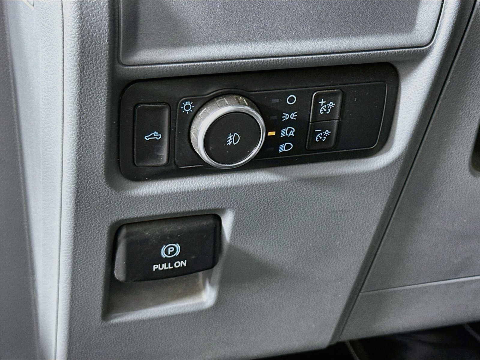 Used 2022 Silver Ford XLT image 11