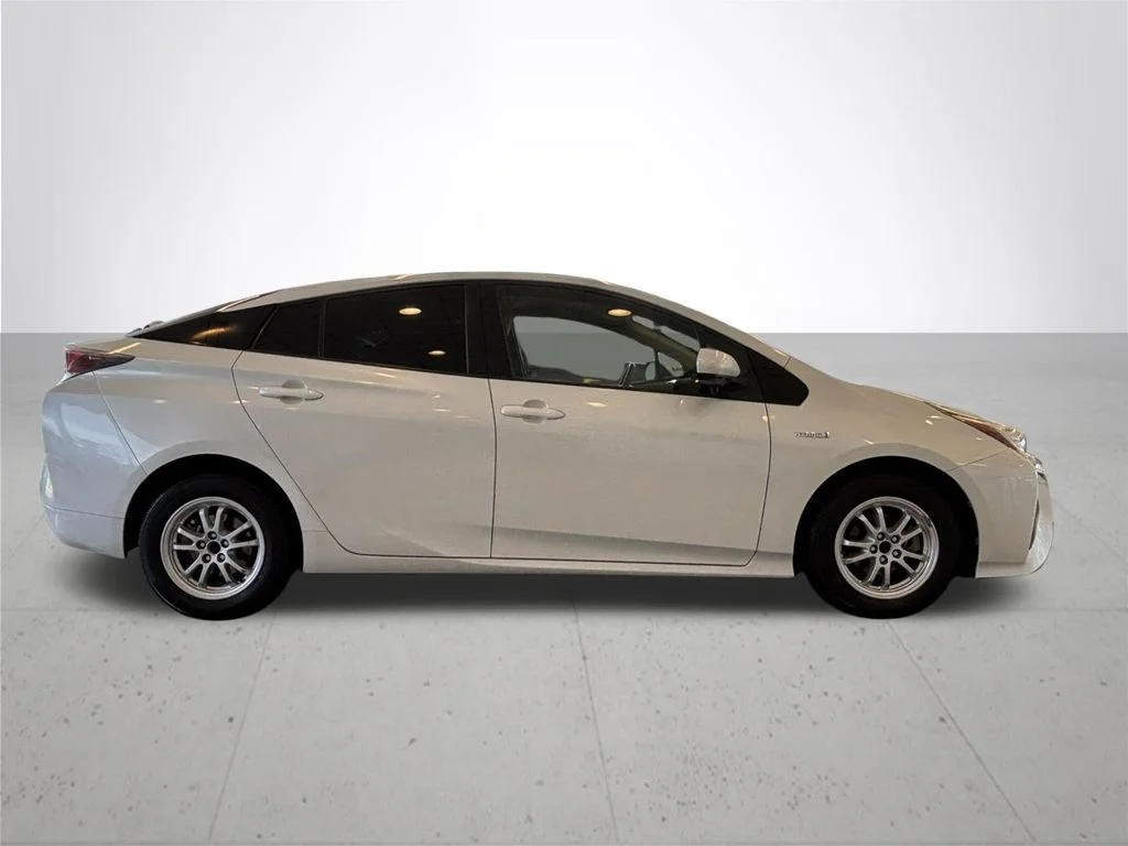 Used 2016 White Toyota Two image 6