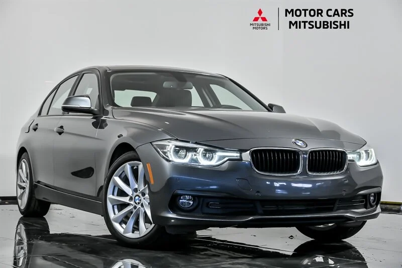 2018 BMW 3 Series 320i xDrive Sedan's photo