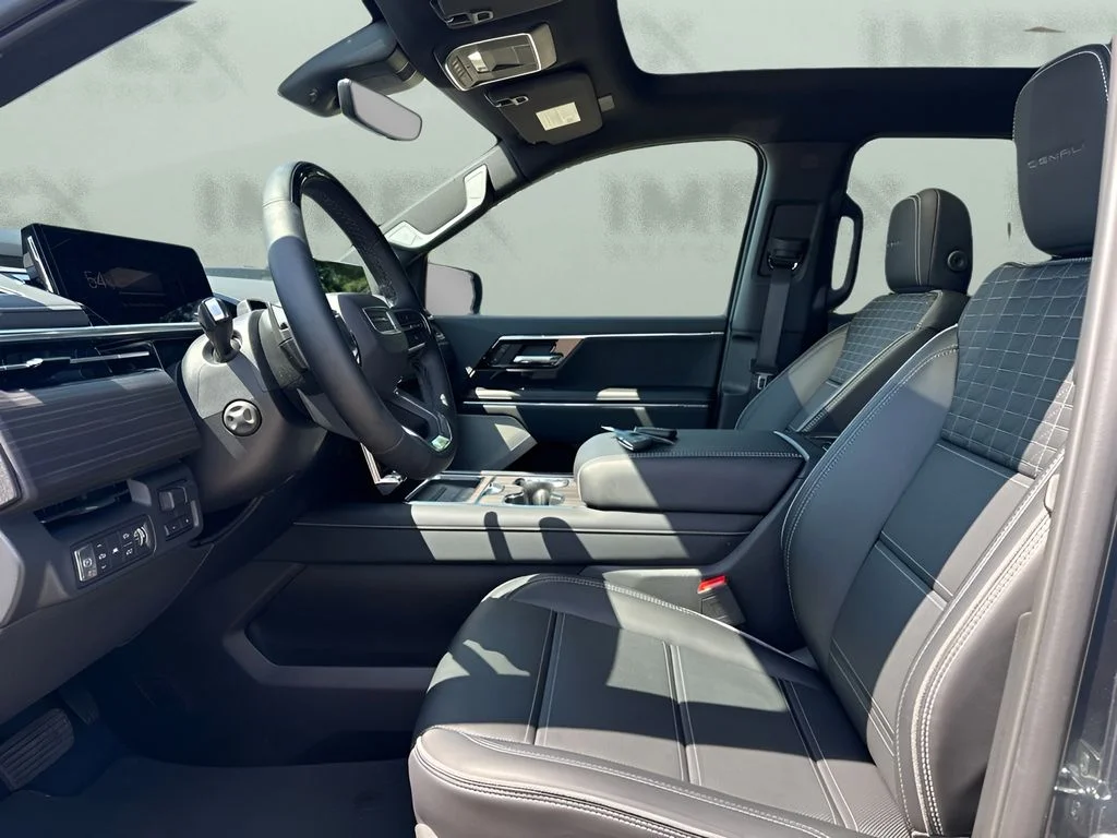 Used 2025 Blue GMC Denali image 35