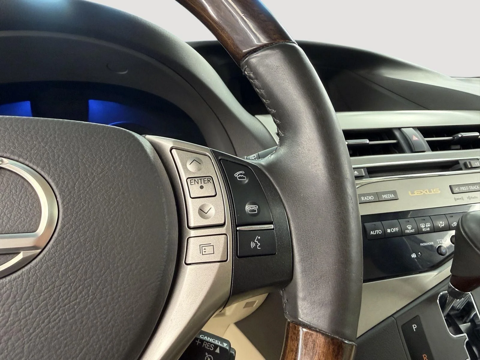 Used 2013 Satin Cashmere Metallic Lexus Base image 13