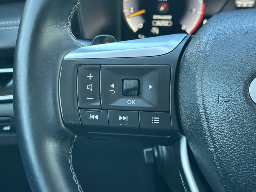 Used 2023 Black INFINITI Sensory image 25