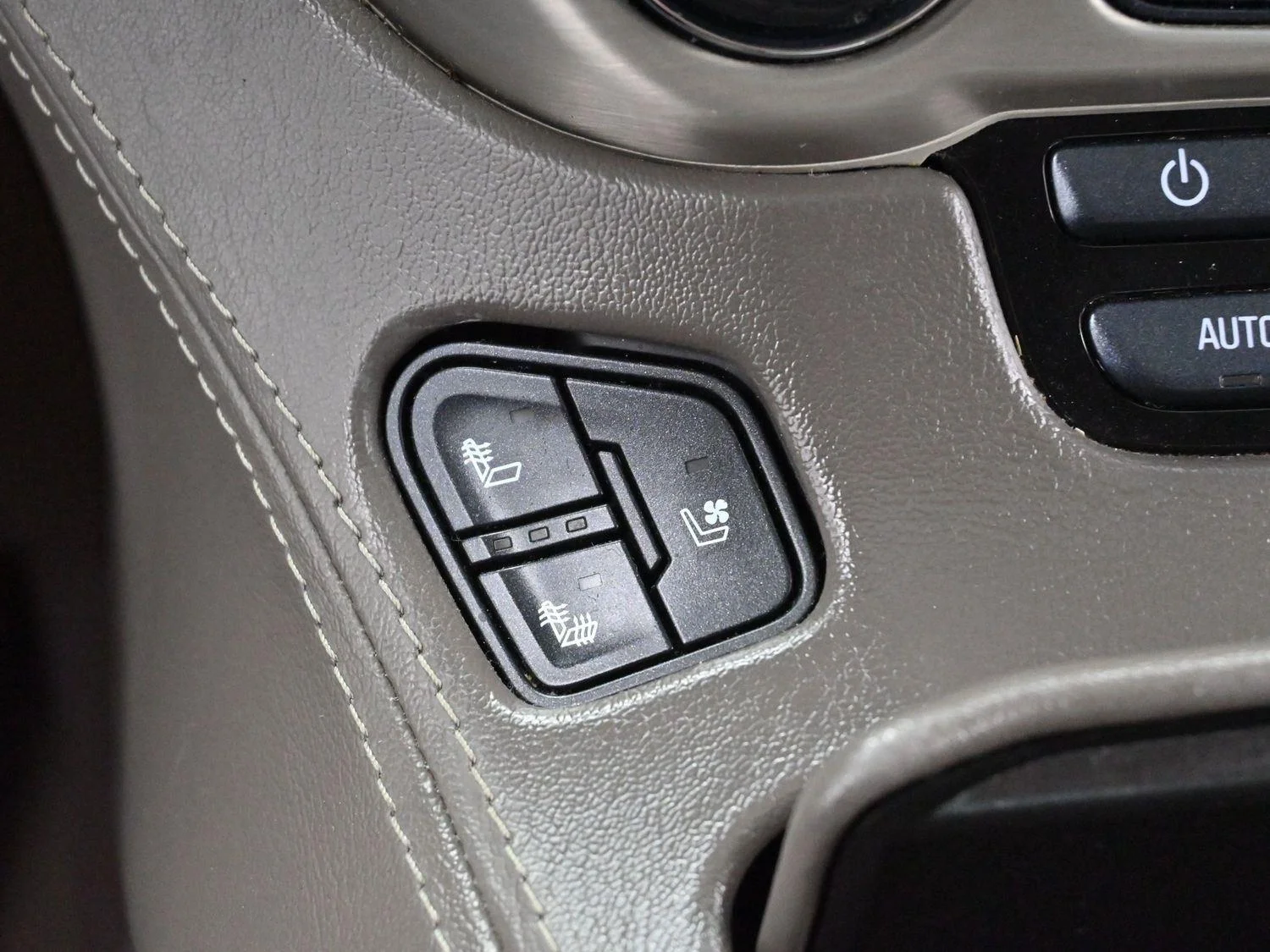 Used 2019 QUICKSILVER METALLIC GMC Denali image 23
