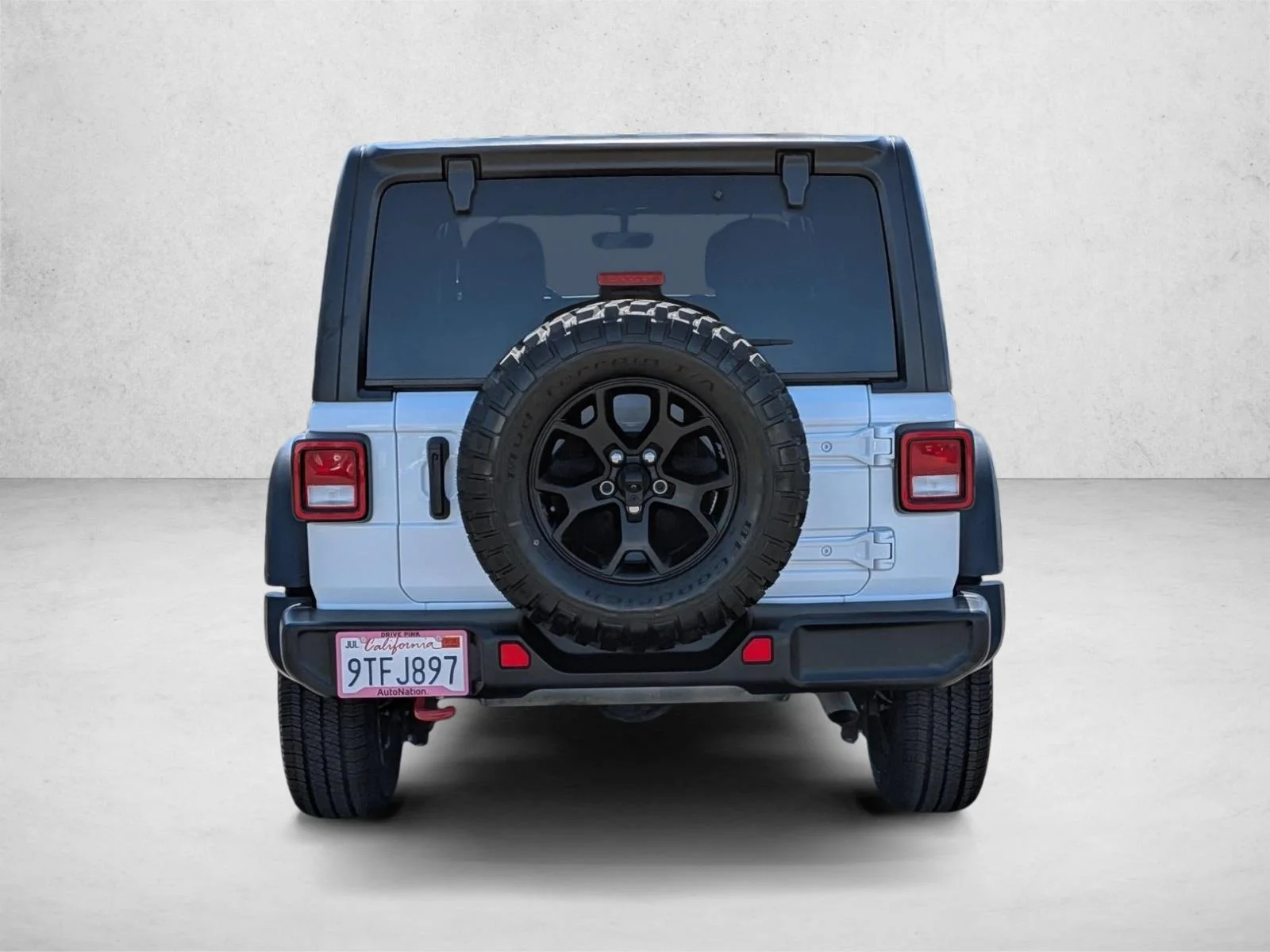 Used 2022 Bright White Clearcoat Jeep Unlimited Rubicon image 7