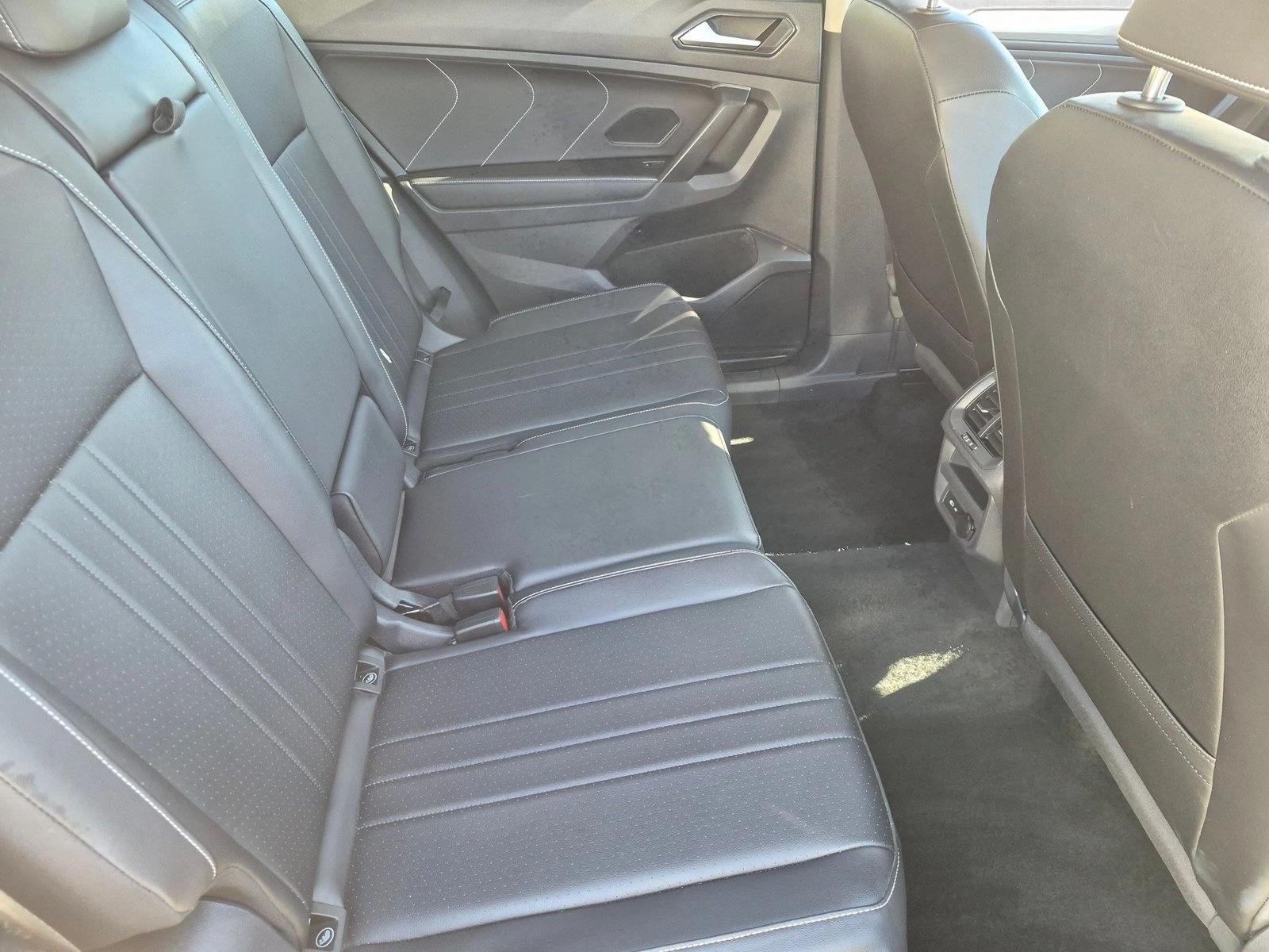 Used 2024 Pyrite Silver Metallic Volkswagen SE image 18