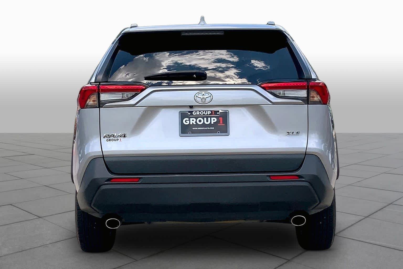 Used 2024 Silver Sky Metallic Toyota XLE image 5