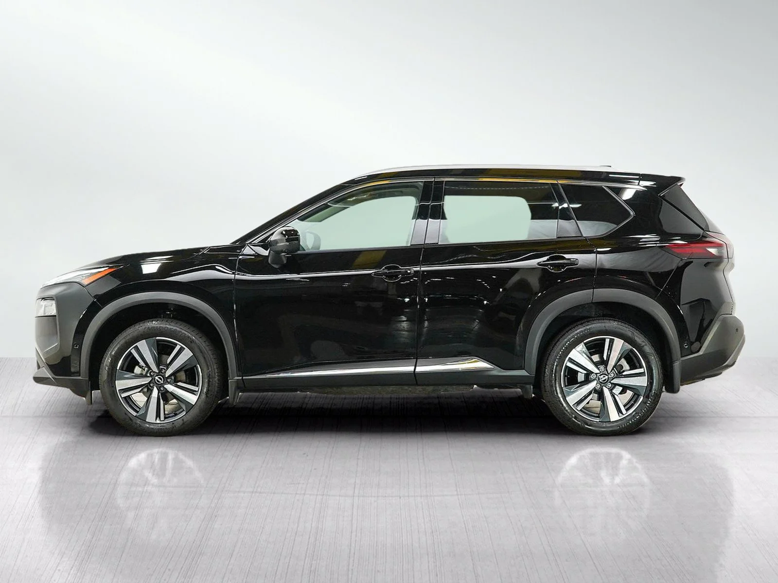 Used 2023 Super Black Nissan SL image 2