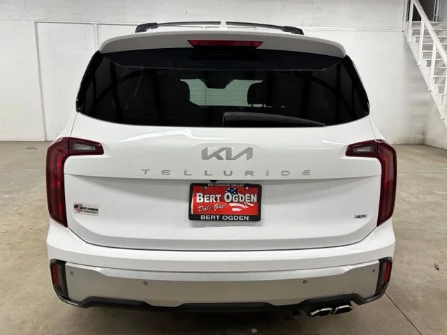 Used 2024 White Kia S image 6