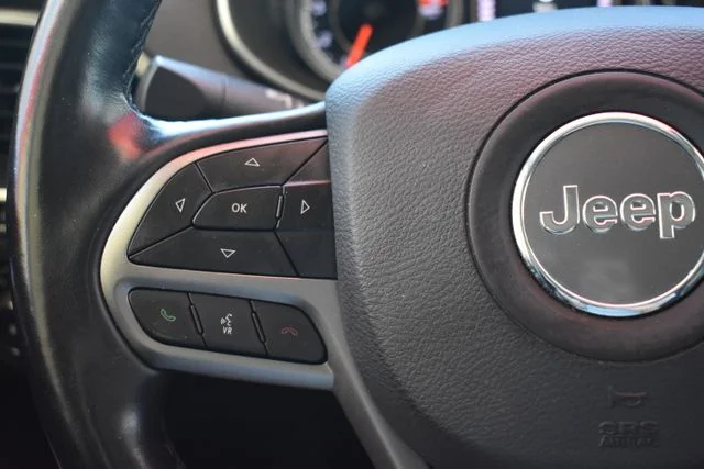 Used 2020 White Jeep Latitude image 20