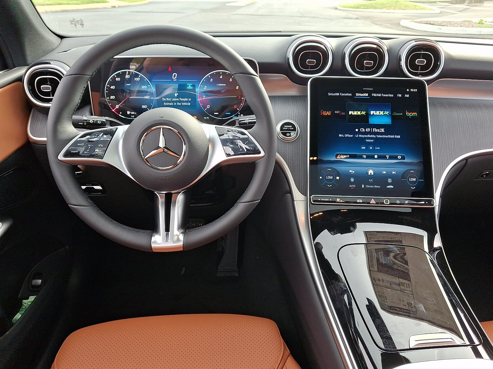 New 2027 Obsidian Black Metallic Mercedes-Benz GLC 300 image 9