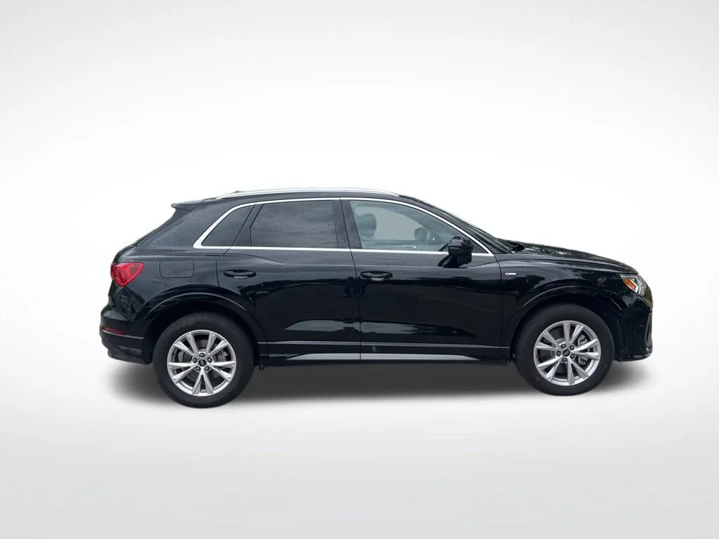 Certified Used 2025 Mythos Black Metallic Audi Premium image 4