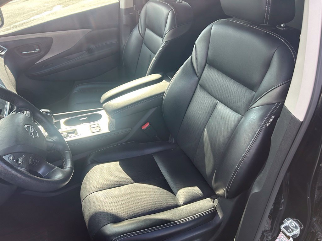 Used 2024 Super Black Nissan SL image 4