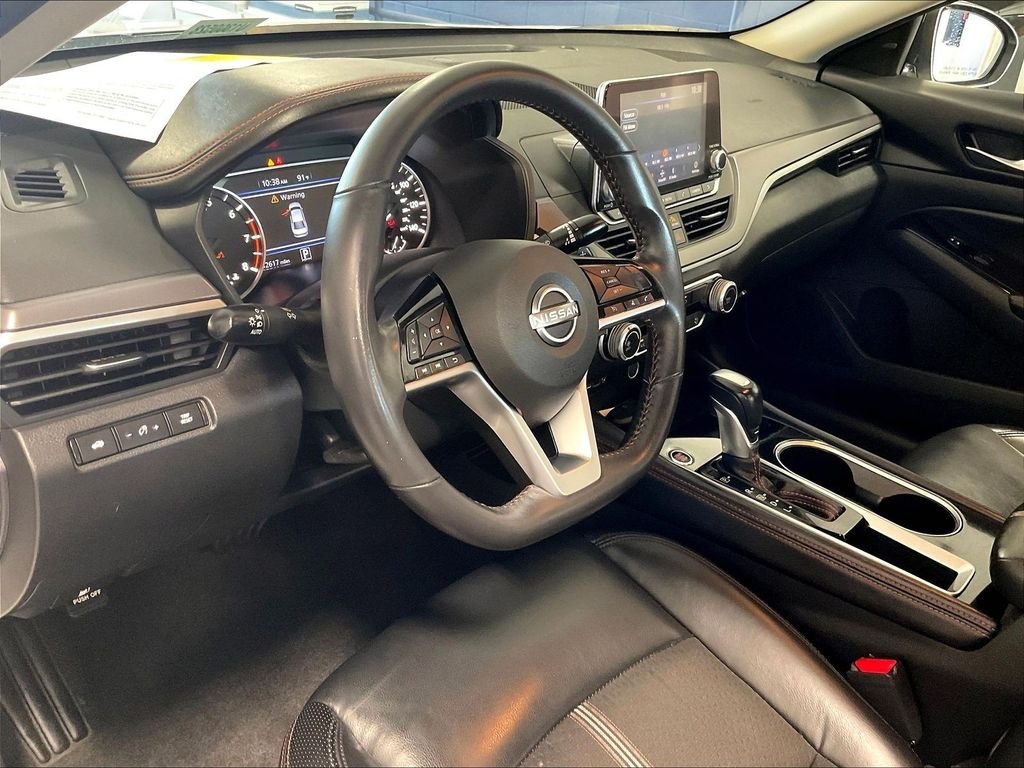 Used 2024 White Nissan 2.5 SR image 8