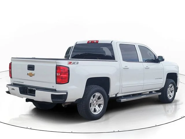 Used 2018 White Chevrolet LT image 5