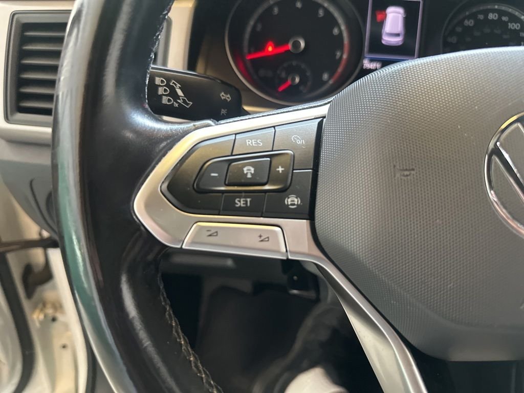 Used 2020 White Volkswagen 3.6L V6 SE w/Technology image 14