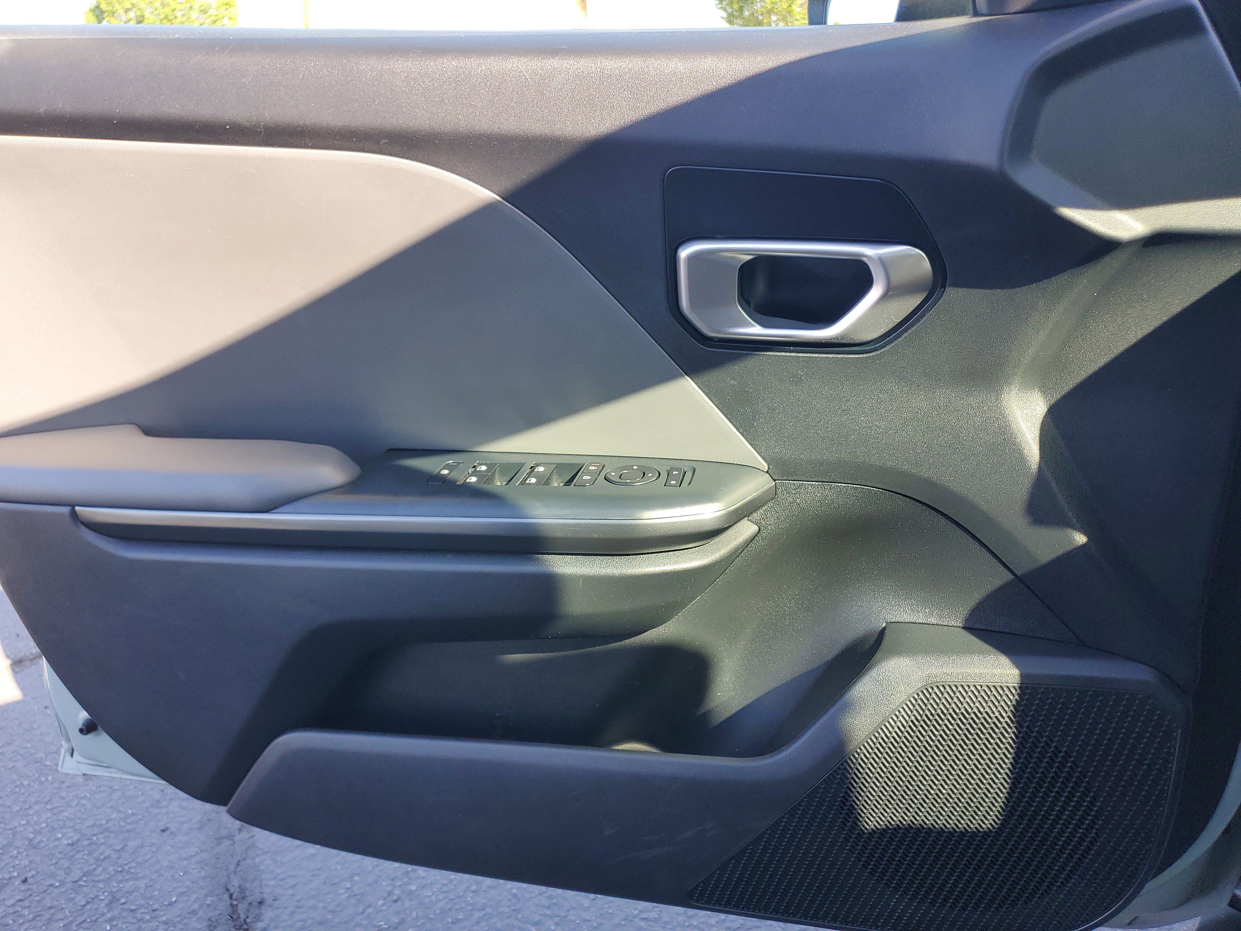 Used 2025 Blue Kia LXS image 23