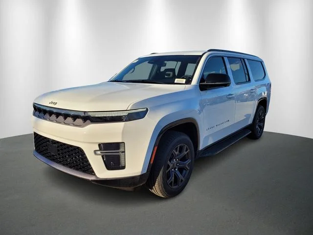 New 2026 Bright White Clear-Coat Exterior Paint Jeep Limited Altitude image 2