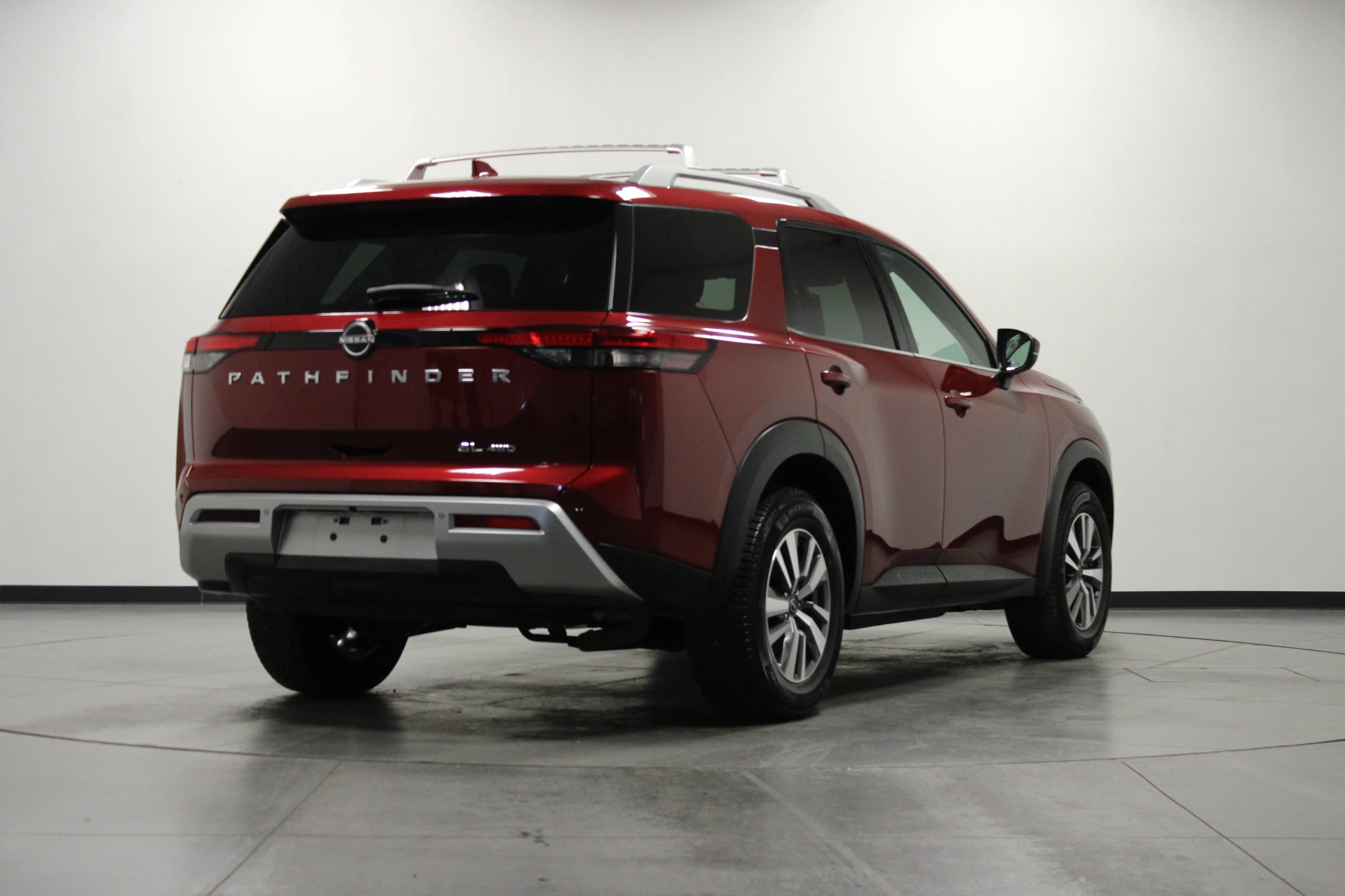 Used 2022 Scarlet Ember Tintcoat Nissan SL image 4