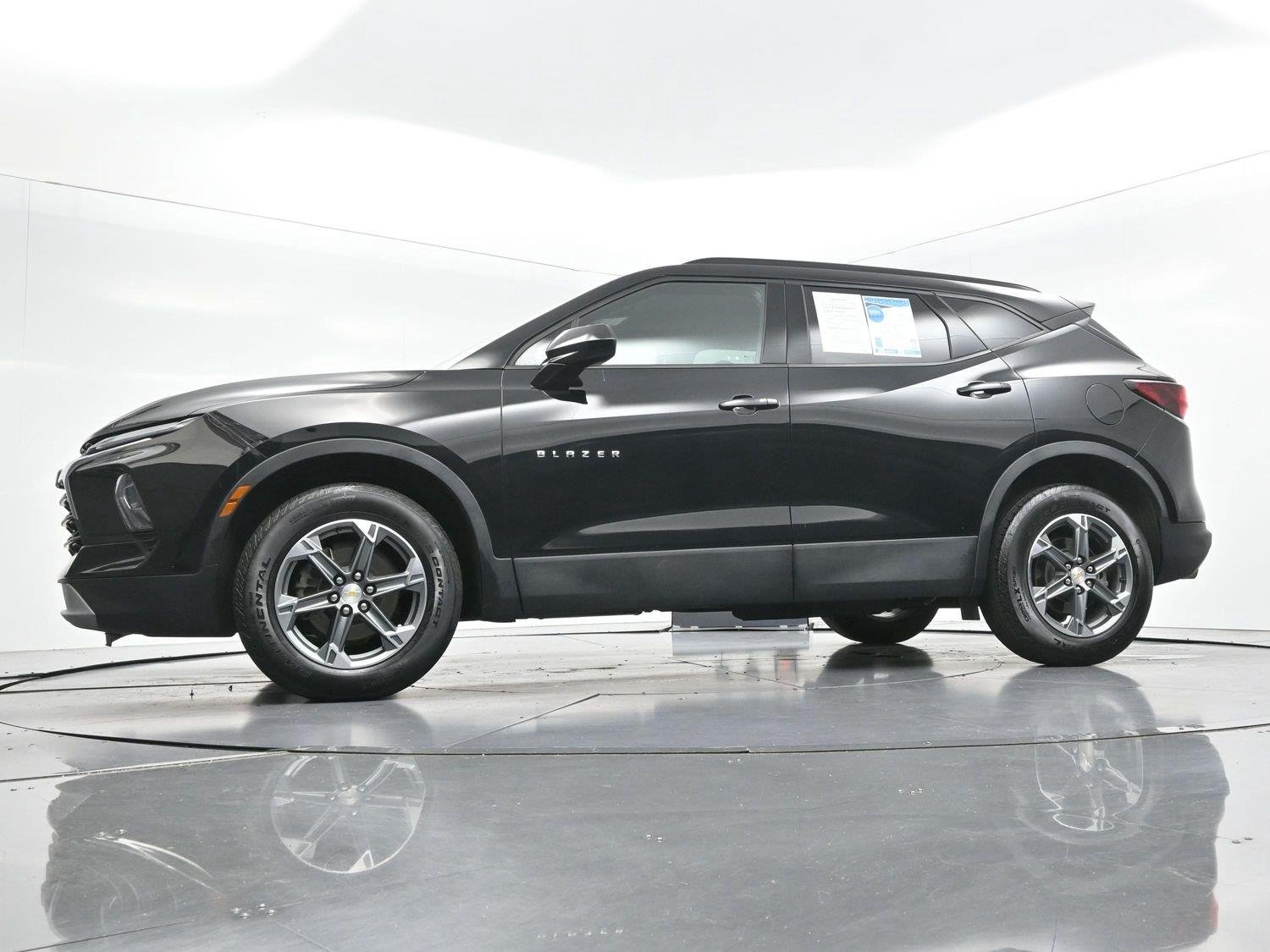 Used 2023 BLACK Chevrolet LT image 50