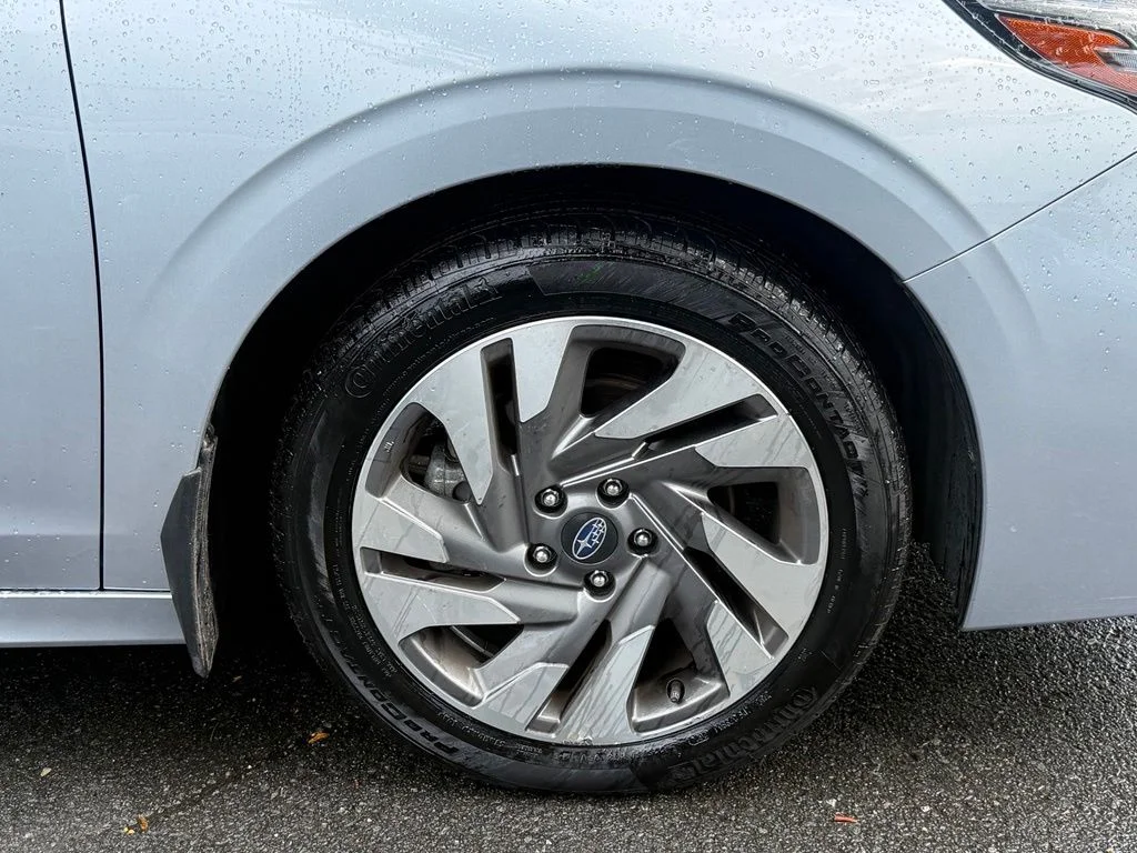 Used 2024 Ice Silver Metallic Subaru Limited image 6