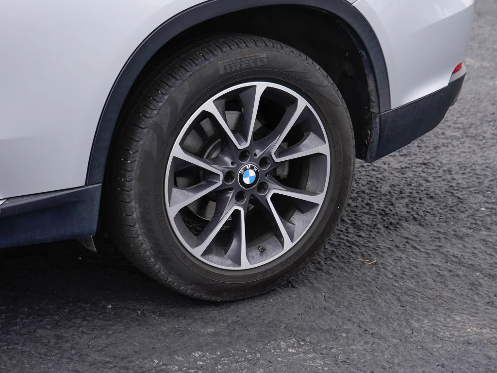 Used 2017 Glacier Silver Metallic BMW xDrive40e iPerformance image 8