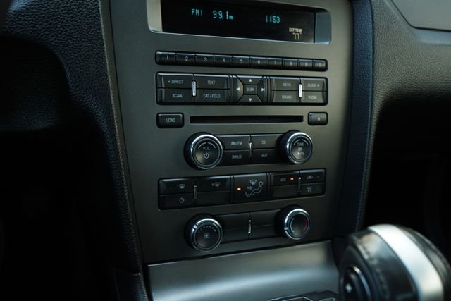 Used 2014 Gray Ford V6 image 18