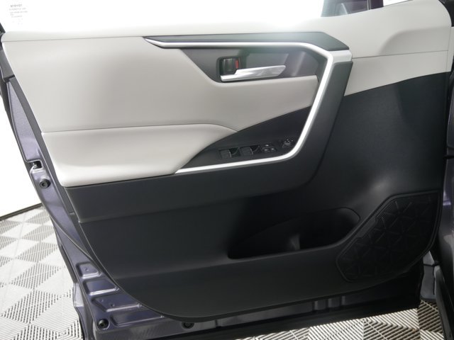 Certified Used 2024 Magnetic Gray Metallic Toyota Hybrid XLE w/ Weather Pkg & Convenience Pkg image 8