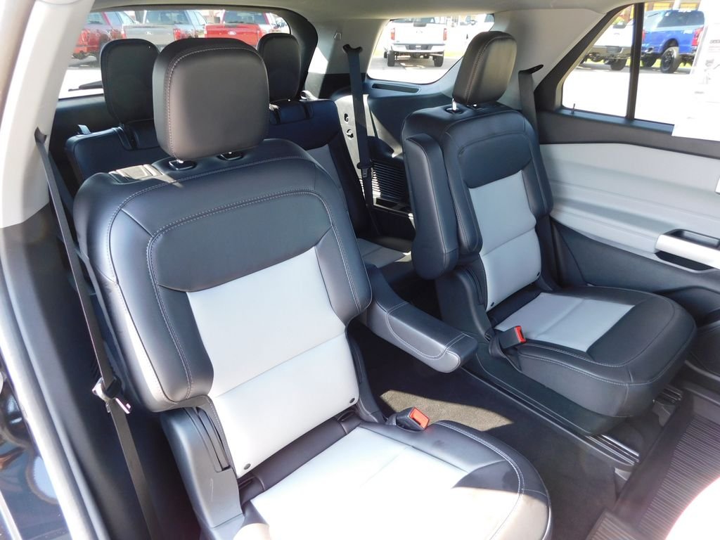 Used 2023 Black Ford XLT image 25