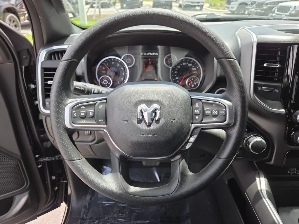 New 2026 Diamond Black Crystal Pearl-Coat Exterior Paint RAM Big Horn image 31