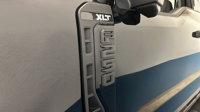 Used 2024 Agate Black Metallic Ford XLT image 42
