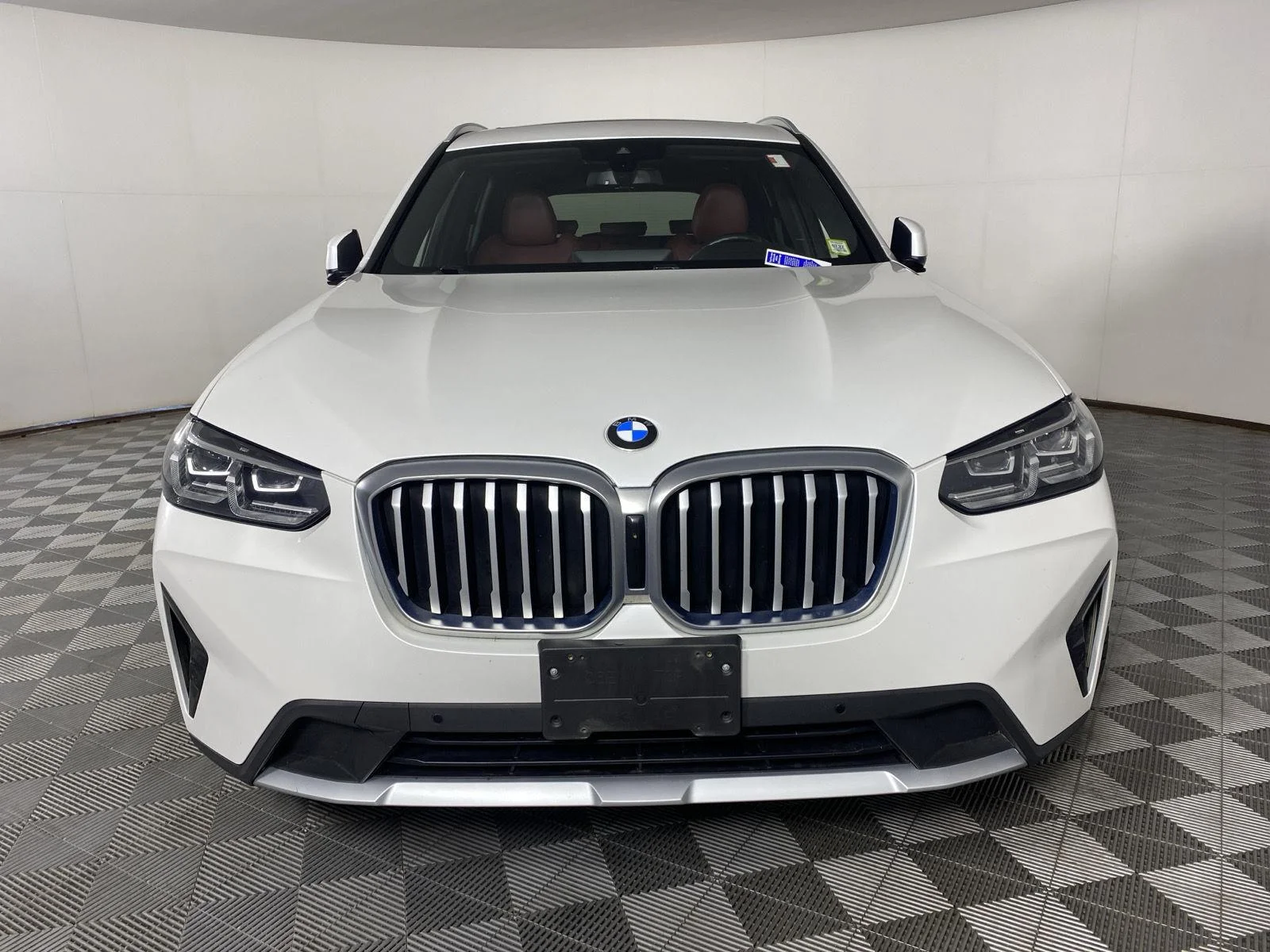 Used 2022 Mineral White Metallic BMW xDrive30i image 5