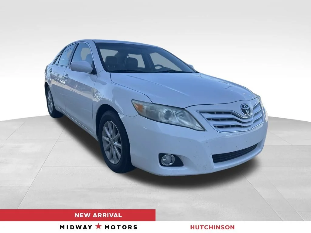 Used 2011 White Toyota XLE image 1