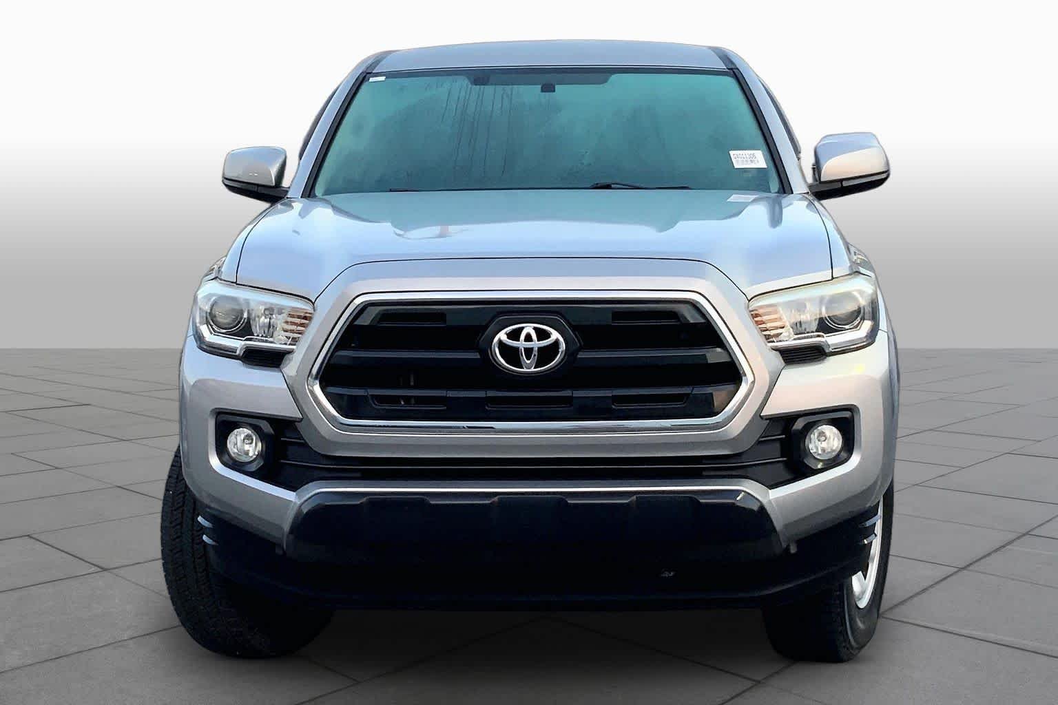 Used 2016 Silver Sky Metallic Toyota SR5 image 4