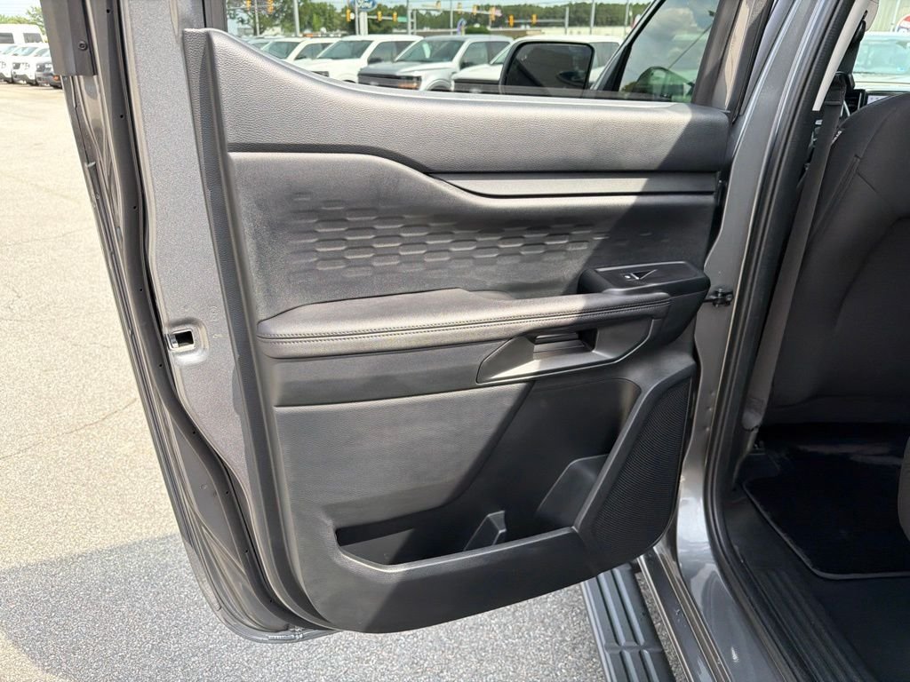 New 2026 Carbonized Gray Metallic Ford XLT image 15