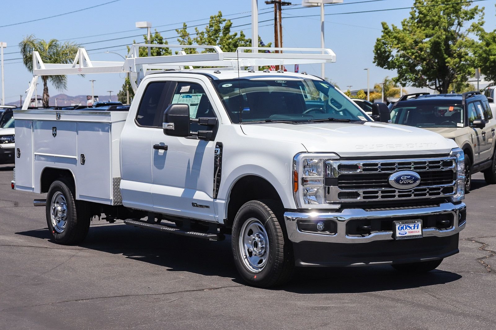2026 Ford F-350 Super Duty Chassis Cab XL - Photo 3