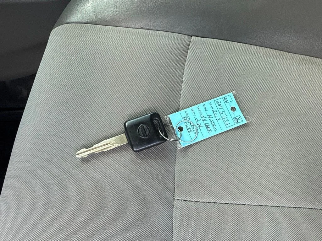 Used 2018 White Nissan SL image 29