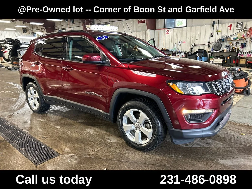 Used 2021 Red Jeep Latitude image 7